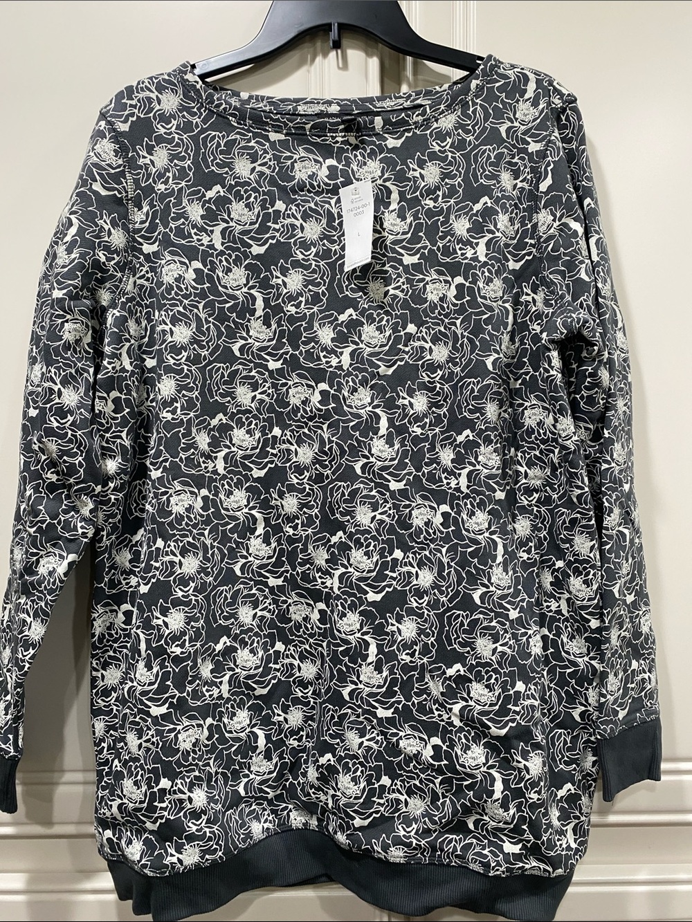 NWT grey white floral appliqué banana republic sweatshirt large